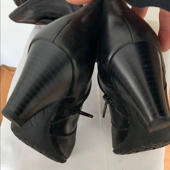 B.O.C. Leather Black knee length boots, great condition, wide calf, size 8.5 - Picture 7 of 7